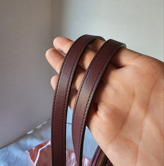 Kate Spade Flash Glitter Large Tote in Cherrywood, Saffiano Leather, EUC - Picture 9 of 12